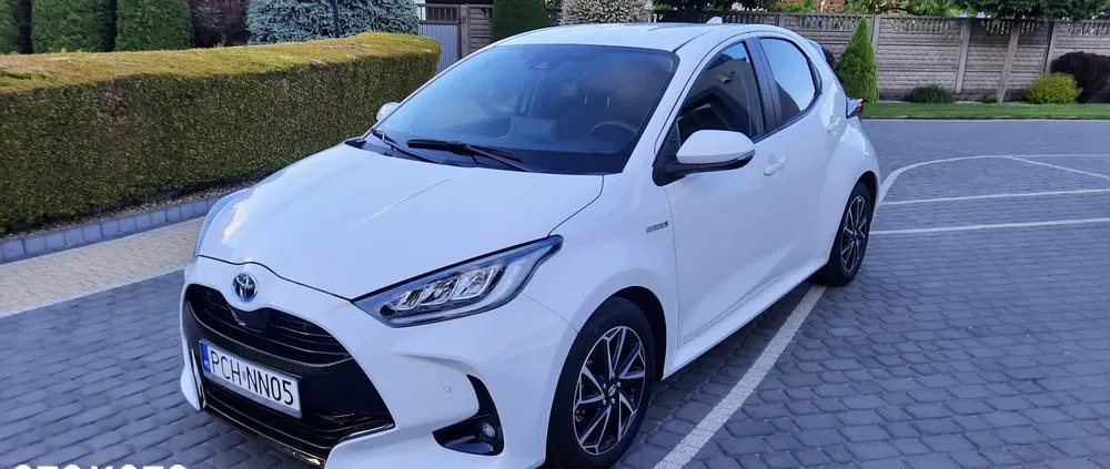 szamocin Toyota Yaris cena 78000 przebieg: 6302, rok produkcji 2022 z Szamocin